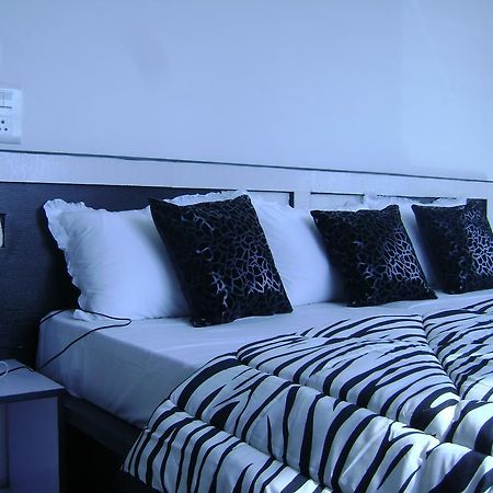 Aura Suites Gurgaon Zewnętrze zdjęcie